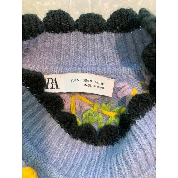 Zara Zara Blue Long Sleeve Sweater Colorful Embroidered Floral Detail Size Small - Picture 6 of 7
